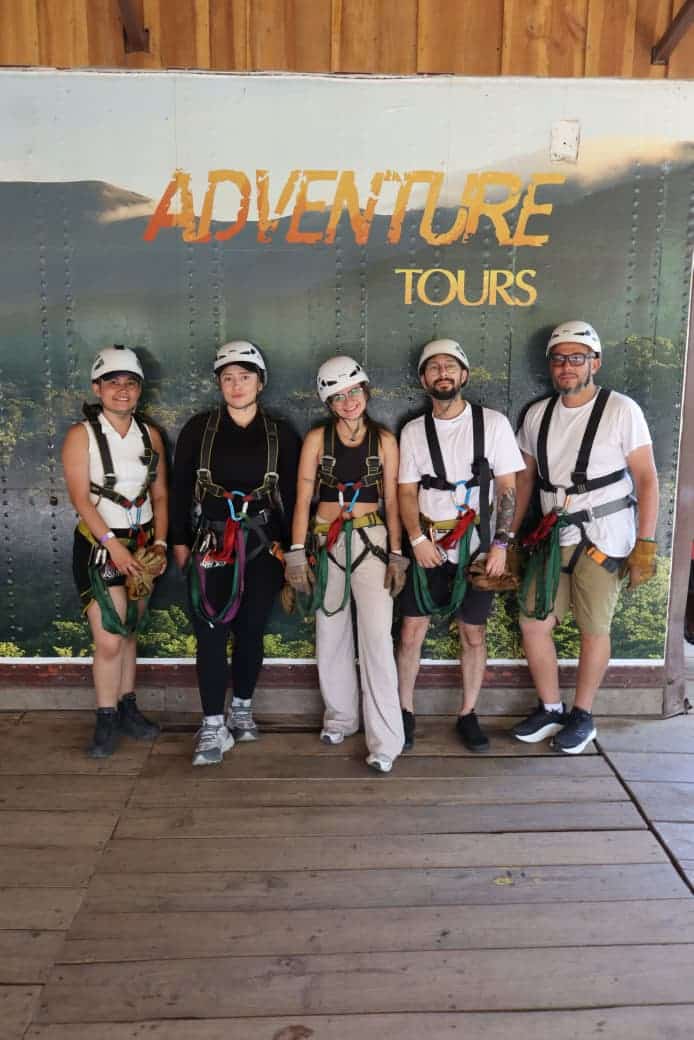 Equipo Vahu-Vet en tour de canopy